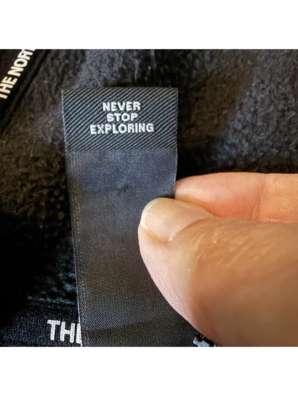 The North Face Men’s Medium Black Full Zip Hooded Jacket Logo Sleeve Fleece